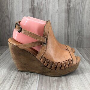Very Volatile Tan Woven Leather Wedges Hippie